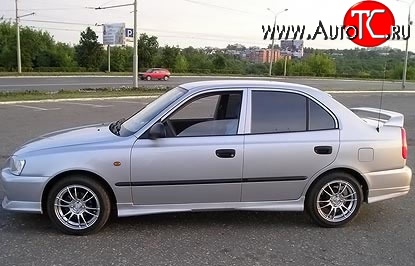 6 549 р. Пороги накладки Street Hyundai Accent седан ТагАЗ (2001-2012) (Неокрашенные)  с доставкой в г. Омск