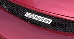 Эмблема (шильдик) решетки радиатора Mugen Peugeot 508 2 универсал (2018-2025)