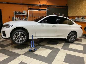 Пластиковые накладки M порогов BMW 3 серия G20 седан (2018-2022) ()