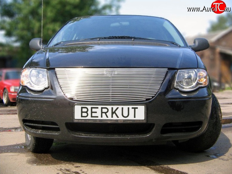 8 399 р. Декоративная вставка решетки радиатора (рестайлинг) Berkut Chrysler Voyager RG минивэн дорестайлинг (2000-2004)  с доставкой в г. Омск