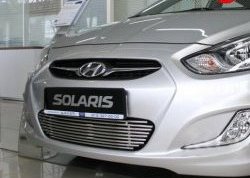 5 499 р. Декоративная вставка воздухозаборника Berkut Hyundai Solaris RBr седан рестайлинг (2014-2017)  с доставкой в г. Омск. Увеличить фотографию 1