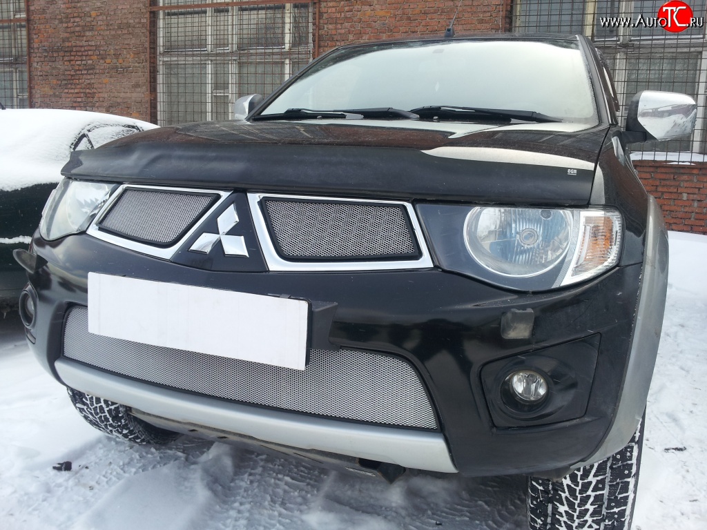 1 539 р. Нижняя сетка на бампер Russtal (хром)  Mitsubishi L200  4 - Pajero Sport  PB  с доставкой в г. Омск