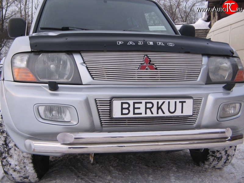 6 999 р. Декоративная вставка решетки радиатора Berkut Mitsubishi Pajero 3 V70 дорестайлинг (1999-2003)  с доставкой в г. Омск