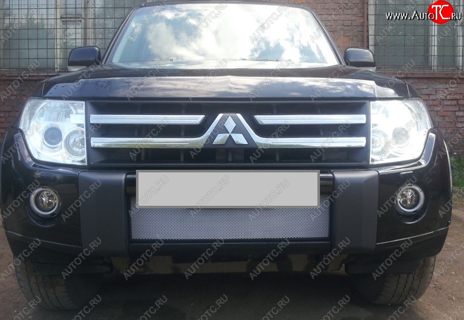 1 539 р. Защитная решётка в воздуховод автомобиля Russtal (хром)  Mitsubishi Pajero ( 4 V90,  4 V80) (2006-2011) дорестайлинг, дорестайлинг  с доставкой в г. Омск