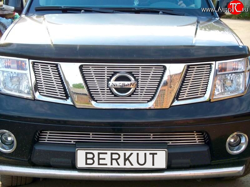 7 999 р. Декоративная вставка решетки радиатора (без знака) Berkut Nissan Pathfinder R51 дорестайлинг (2004-2007)  с доставкой в г. Омск