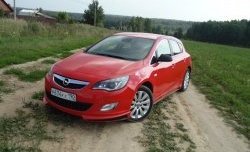 Накладка Sport на передний бампер Opel Astra J хэтчбек 5 дв.  рестайлинг (2012-2017)