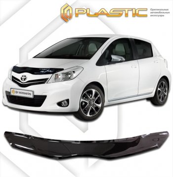 1 759 р. Дефлектор капота CA-Plastic  Toyota Yaris  XP130 (2010-2014) дорестайлинг5 дв. (classic черный, без надписи)  с доставкой в г. Омск. Увеличить фотографию 1