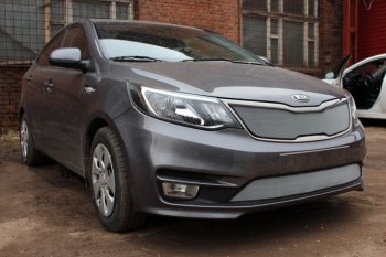 3 299 р. Защитная сетка в бампер (низ, ячейка 3х7 мм) Alfeco Стандарт KIA Rio 3 QB рестайлинг седан (2015-2017) (Хром)  с доставкой в г. Омск. Увеличить фотографию 2