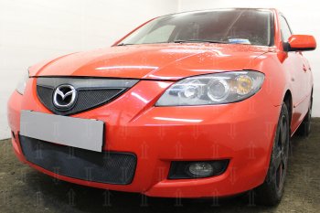 2 969 р. Защитная сетка в бампер (низ, ячейка 3х7 мм) Alfeco Стандарт  Mazda 3/Axela  BK (2006-2009) рестайлинг седан (Чёрная)  с доставкой в г. Омск. Увеличить фотографию 3