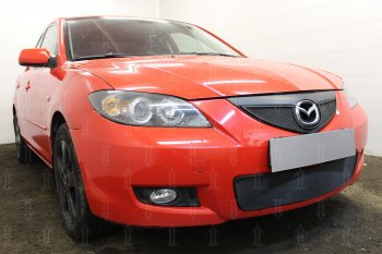 2 969 р. Защитная сетка в бампер (низ, ячейка 3х7 мм) Alfeco Стандарт  Mazda 3/Axela  BK (2006-2009) рестайлинг седан (Чёрная)  с доставкой в г. Омск. Увеличить фотографию 4