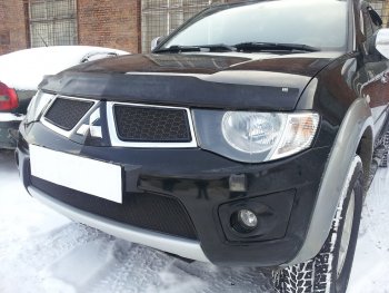 3 099 р. Защитная сетка в бампер (низ, ячейка 3х7 мм) Alfeco Стандарт  Mitsubishi L200  4 - Pajero Sport  PB (Чёрная)  с доставкой в г. Омск. Увеличить фотографию 2