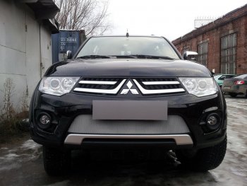 3 589 р. Защитная сетка в бампер (низ, ячейка 3х7 мм) Alfeco Стандарт  Mitsubishi L200  4 - Pajero Sport  PB (Хром)  с доставкой в г. Омск. Увеличить фотографию 2