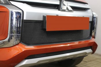 2 559 р. Защитная сетка в бампер (низ, ячейка 3х7 мм) Alfeco Стандарт Mitsubishi L200 5 KK,KL рестайлинг (2018-2022) (Чёрная)  с доставкой в г. Омск. Увеличить фотографию 2