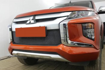 2 559 р. Защитная сетка в бампер (низ, ячейка 3х7 мм) Alfeco Стандарт Mitsubishi L200 5 KK,KL рестайлинг (2018-2022) (Чёрная)  с доставкой в г. Омск. Увеличить фотографию 3