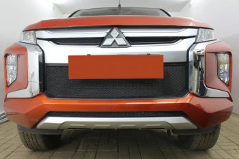 2 559 р. Защитная сетка в бампер (низ, ячейка 3х7 мм) Alfeco Стандарт Mitsubishi L200 5 KK,KL рестайлинг (2018-2022) (Чёрная)  с доставкой в г. Омск. Увеличить фотографию 1