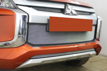 2 689 р. Защитная сетка в бампер (низ, ячейка 3х7 мм) Alfeco Стандарт Mitsubishi L200 5 KK,KL рестайлинг (2018-2022) (Хром)  с доставкой в г. Омск. Увеличить фотографию 2