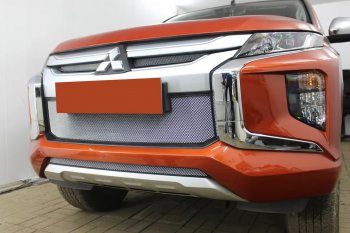 2 689 р. Защитная сетка в бампер (низ, ячейка 3х7 мм) Alfeco Стандарт Mitsubishi L200 5 KK,KL рестайлинг (2018-2022) (Хром)  с доставкой в г. Омск. Увеличить фотографию 4