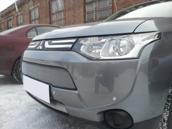 6 499 р. Защитная сетка в бампер (2 части, ячейка 3х7 мм) Alfeco Стандарт  Mitsubishi Outlander  GF (2012-2014) дорестайлинг (Хром)  с доставкой в г. Омск. Увеличить фотографию 2