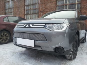 6 499 р. Защитная сетка в бампер (2 части, ячейка 3х7 мм) Alfeco Стандарт  Mitsubishi Outlander  GF (2012-2014) дорестайлинг (Хром)  с доставкой в г. Омск. Увеличить фотографию 3