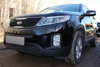 3 989 р. Защитная сетка в бампер (низ, ячейка 4х10 мм) Alfeco Премиум KIA Sorento XM рестайлинг (2012-2015) (Чёрная)  с доставкой в г. Омск. Увеличить фотографию 2