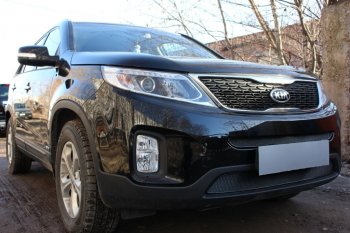 3 989 р. Защитная сетка в бампер (низ, ячейка 4х10 мм) Alfeco Премиум KIA Sorento XM рестайлинг (2012-2015) (Чёрная)  с доставкой в г. Омск. Увеличить фотографию 3