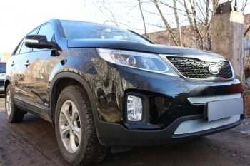 4 299 р. Защитная сетка в бампер (низ, ячейка 4х10 мм) Alfeco Премиум KIA Sorento XM рестайлинг (2012-2015) (Хром)  с доставкой в г. Омск. Увеличить фотографию 3