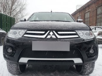 Защитная сетка в бампер (низ, ячейка 4х10 мм) Alfeco Премиум Mitsubishi L200 4  рестайлинг (2013-2016)  (Чёрная)