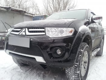 4 199 р. Защитная сетка в бампер (низ, ячейка 4х10 мм) Alfeco Премиум Mitsubishi L200 4  рестайлинг (2013-2016) (Чёрная)  с доставкой в г. Омск. Увеличить фотографию 3