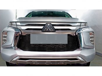 Защитная сетка в бампер (низ, ячейка 4х10 мм) Стрелка11 Премиум Mitsubishi Pajero Sport QF рестайлинг (2019-2022)  (Чёрная)