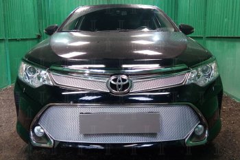 Защитная сетка в бампер (низ, ячейка 4х10 мм) Стрелка11 Премиум Toyota Camry XV55 1-ый рестайлинг (2014-2017)  (Хром)