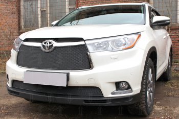 4 099 р. Защитная сетка в бампер (низ, ячейка 4х10 мм) Стрелка11 Премиум Toyota Highlander XU50 дорестайлинг (2013-2017) (Чёрная)  с доставкой в г. Омск. Увеличить фотографию 2