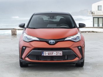 16 999 р. Капот BodyParts  Toyota C-HR  NGX10, ZGX10 (2016-2024) дорестайлинг, рестайлинг (Неокрашенный)  с доставкой в г. Омск. Увеличить фотографию 2