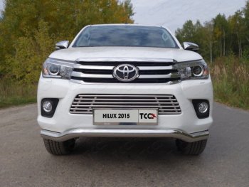 Декоративная вставка решетки радиатора ТСС Тюнинг Toyota Hilux AN120 дорестайлинг (2016-2020) ()