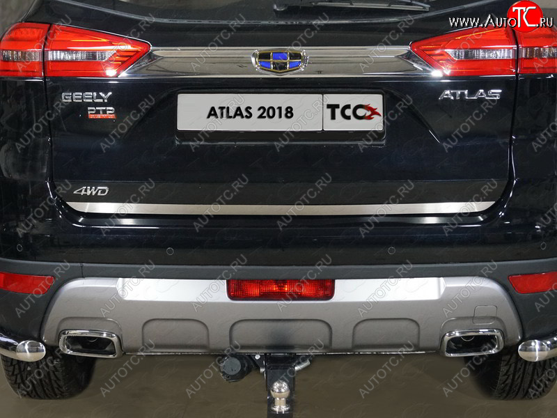 2 359 р. Накладка на заднюю дверь, ТСС Тюнинг  Geely Atlas  NL3 (2016-2022) (Лист шлифованный)  с доставкой в г. Омск