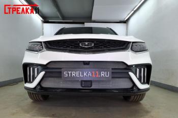 2 699 р. Защита радиатора (верх, с камерой) Стрелка11 Стандарт  Geely Tugella  FY11,HPBA4 (2022-2024) рестайлинг (черная)  с доставкой в г. Омск. Увеличить фотографию 1