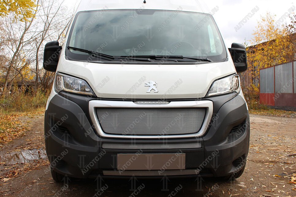 3 899 р. Защита радиатора (верх) Стрелка11 Стандарт  Peugeot Boxer  290 (2014-2024) (хром)  с доставкой в г. Омск