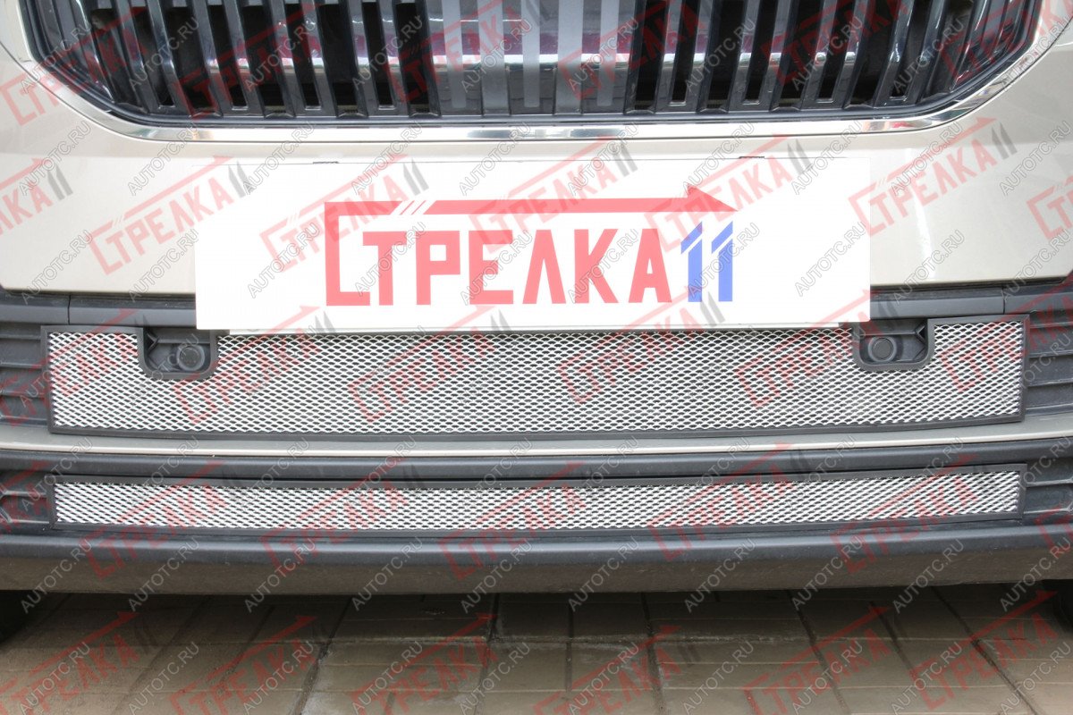 5 499 р. Защита радиатора (низ 2 части) Стрелка11 Стандарт  Skoda Karoq  NU7 (2020-2024) рестайлинг (хром)  с доставкой в г. Омск