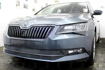 4 649 р. Защита радиатора (2 части) Стрелка11 Стандарт  Skoda Superb ( B8 (3V),  B8 (3V5)) (2015-2019) лифтбэк дорестайлинг, универсал дорестайлинг (черная)  с доставкой в г. Омск. Увеличить фотографию 2