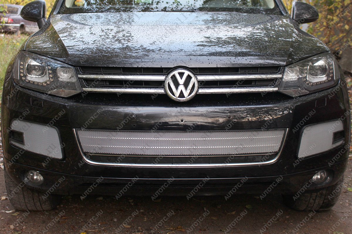 2 299 р. Защита радиатора (низ) Стрелка11 Стандарт  Volkswagen Touareg  NF (2010-2014) дорестайлинг (хром)  с доставкой в г. Омск