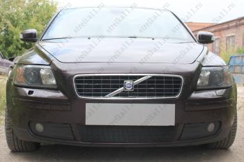 2 799 р. Защита радиатора (низ) Стрелка11 Стандарт  Volvo S40  MS седан (2004-2007) дорестайлинг (черная)  с доставкой в г. Омск. Увеличить фотографию 1