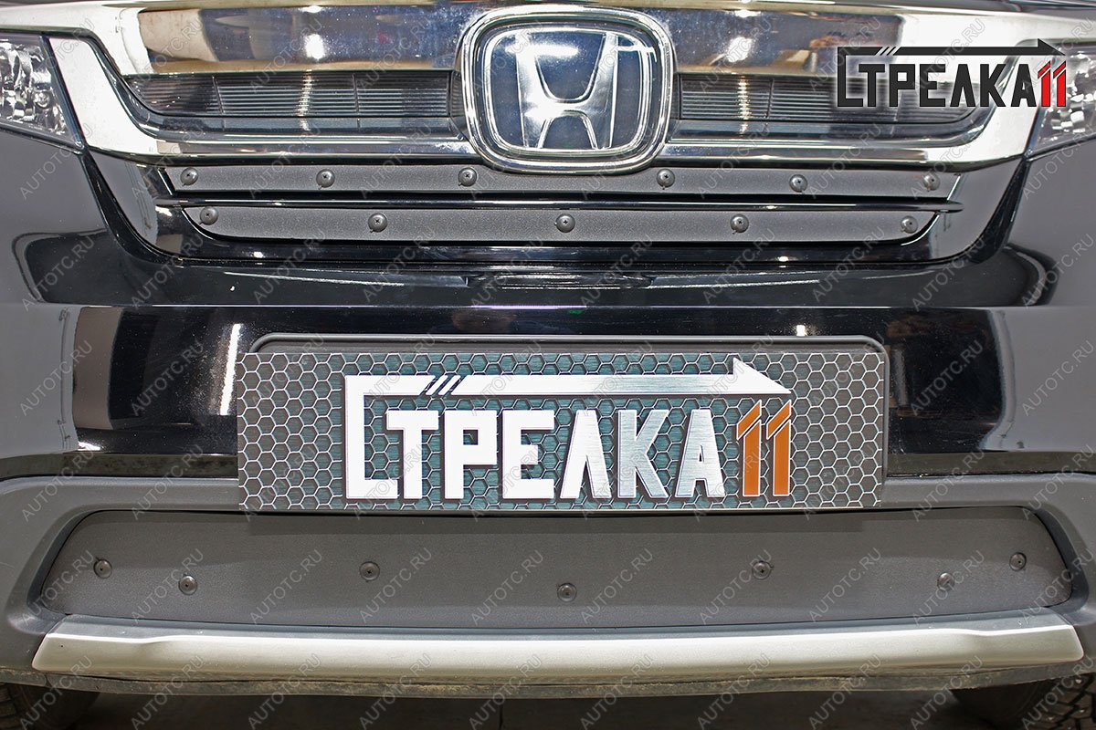 1 459 р. Зимняя заглушка решетки радиатора (верх 2 части) Стрелка11  Honda Pilot  YF6 (2018-2021) рестайлинг (черная)  с доставкой в г. Омск