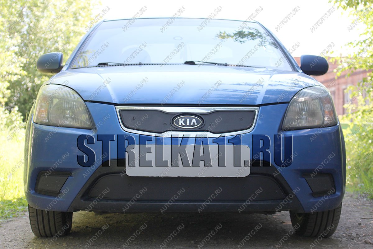 599 р. Зимняя заглушка решетки радиатора (верх) Стрелка11  KIA Rio  2 JB (2009-2011) рестайлинг седан, рестайлинг, хэтчбэк 5 дв. (черная)  с доставкой в г. Омск