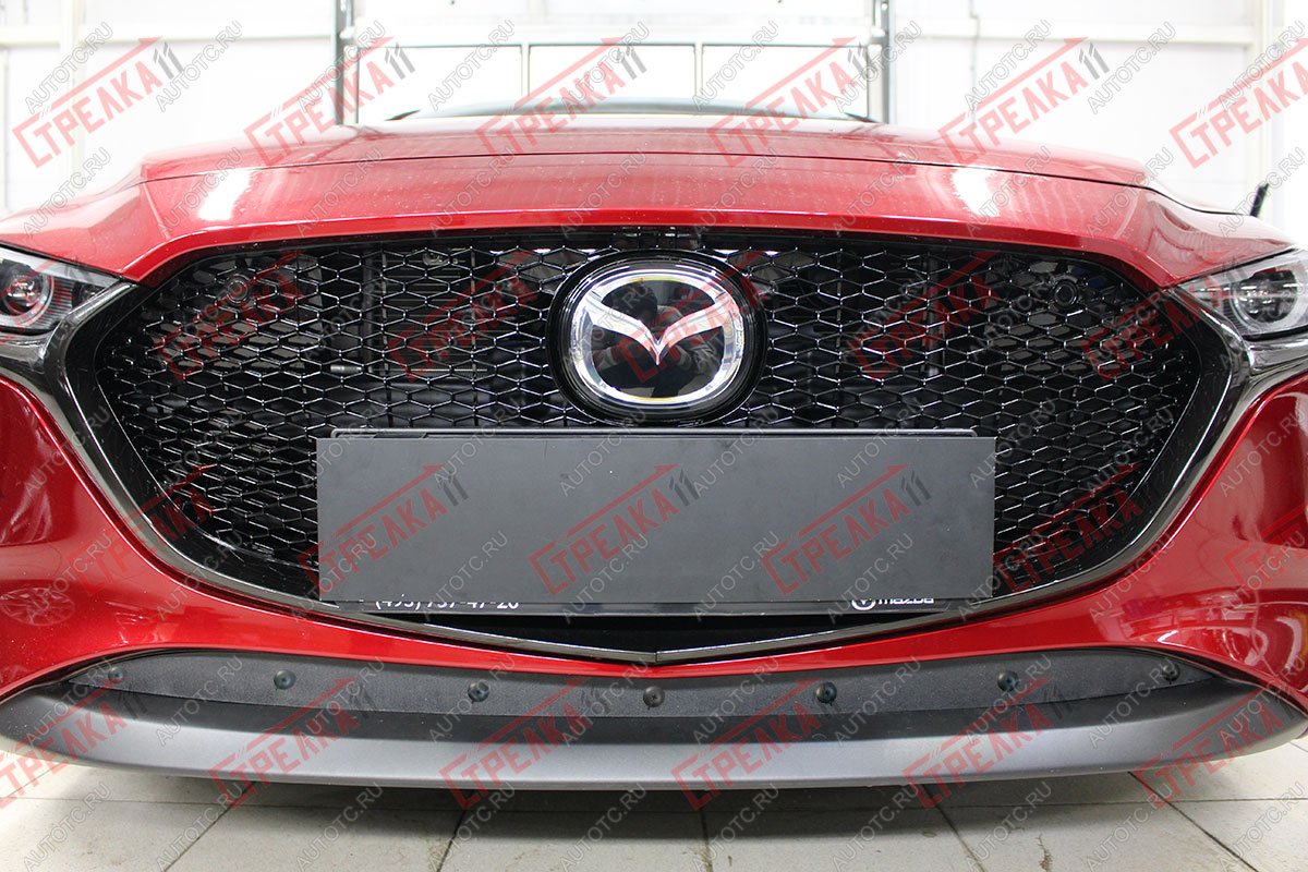 599 р. Зимняя заглушка решетки радиатора (низ) Стрелка11  Mazda 3/Axela  BP (2019-2024) хэтчбэк (черная)  с доставкой в г. Омск