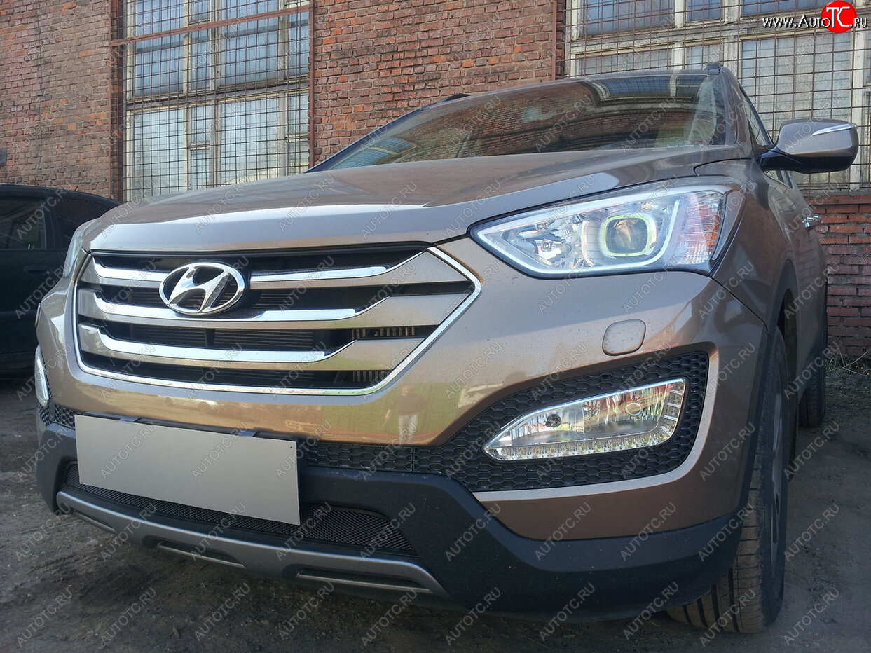 2 899 р.           Защита радиатора Hyundai Santa Fe 2012-2015 black  Hyundai Santa Fe  DM (2012-2016) дорестайлинг (черная)  с доставкой в г. Омск