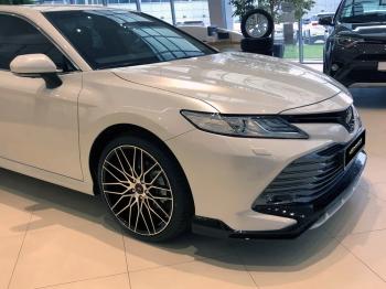 16 899 р. Накладка переднего бампера HEMMES  Toyota Camry  XV70 (2017-2021) дорестайлинг  с доставкой в г. Омск. Увеличить фотографию 4