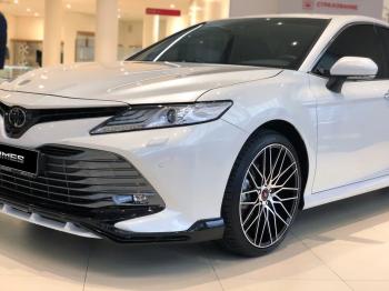 16 899 р. Накладка переднего бампера HEMMES  Toyota Camry  XV70 (2017-2021) дорестайлинг  с доставкой в г. Омск. Увеличить фотографию 5