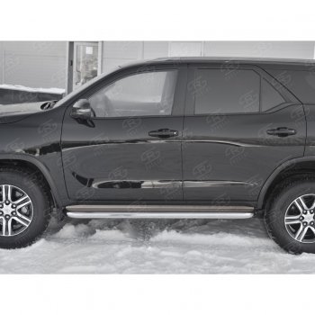 38 999 р. Порожки для ног (труба Ø63) SLITKOFF  Toyota Fortuner  AN160 (2015-2024) дорестайлинг, рестайлинг (лист - нержавейка, профиль - нержавейка)  с доставкой в г. Омск. Увеличить фотографию 2