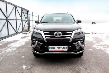 11 849 р. Защита переднего бампера Slitkoff (Ø 57 мм, волна).  Toyota Fortuner  AN160 (2015-2020) дорестайлинг (Сталь с полимерным покрытием. Цвет: серебристый)  с доставкой в г. Омск. Увеличить фотографию 1