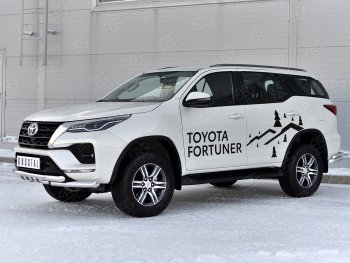 21 899 р. Защита переднего бампера (Ø63 мм с клыками, нержавейка) Russtal Toyota Fortuner AN160 рестайлинг (2020-2024)  с доставкой в г. Омск. Увеличить фотографию 3