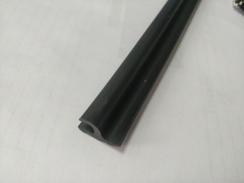 299 р. Универсальный уплотнитель FlexLine (16 mm U-LIP с хром полосой, 1 погонный метр) Lexus CT200h A10 дорестайлинг (2011-2013)  с доставкой в г. Омск. Увеличить фотографию 3